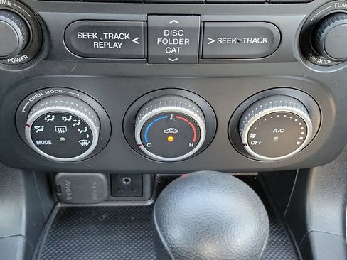 Used 2009 MAZDA MX-5 Miata Sport image 34