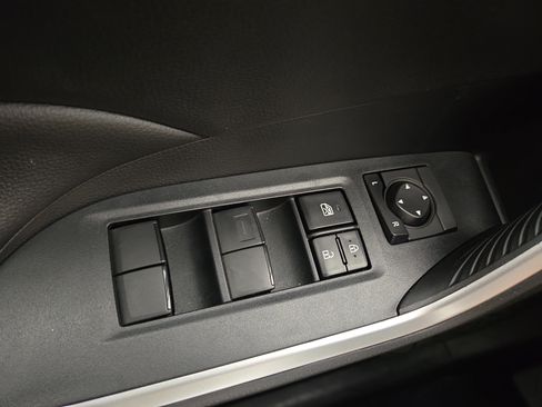Used 2022 Toyota RAV4 LE AWD/4WD image 30