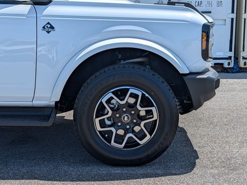 New 2026 Ford Bronco Outer Banks AWD/4WD image 12