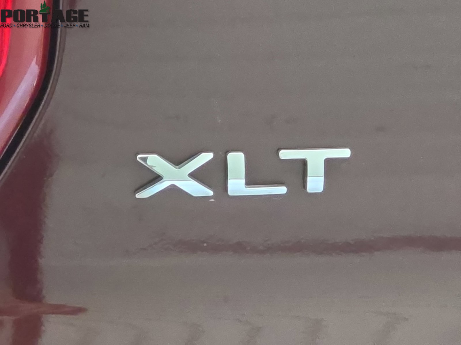 Used 2018 Ford Explorer XLT AWD/4WD image 9