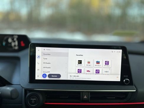 Used 2024 Toyota Prius Prime Premium image 11