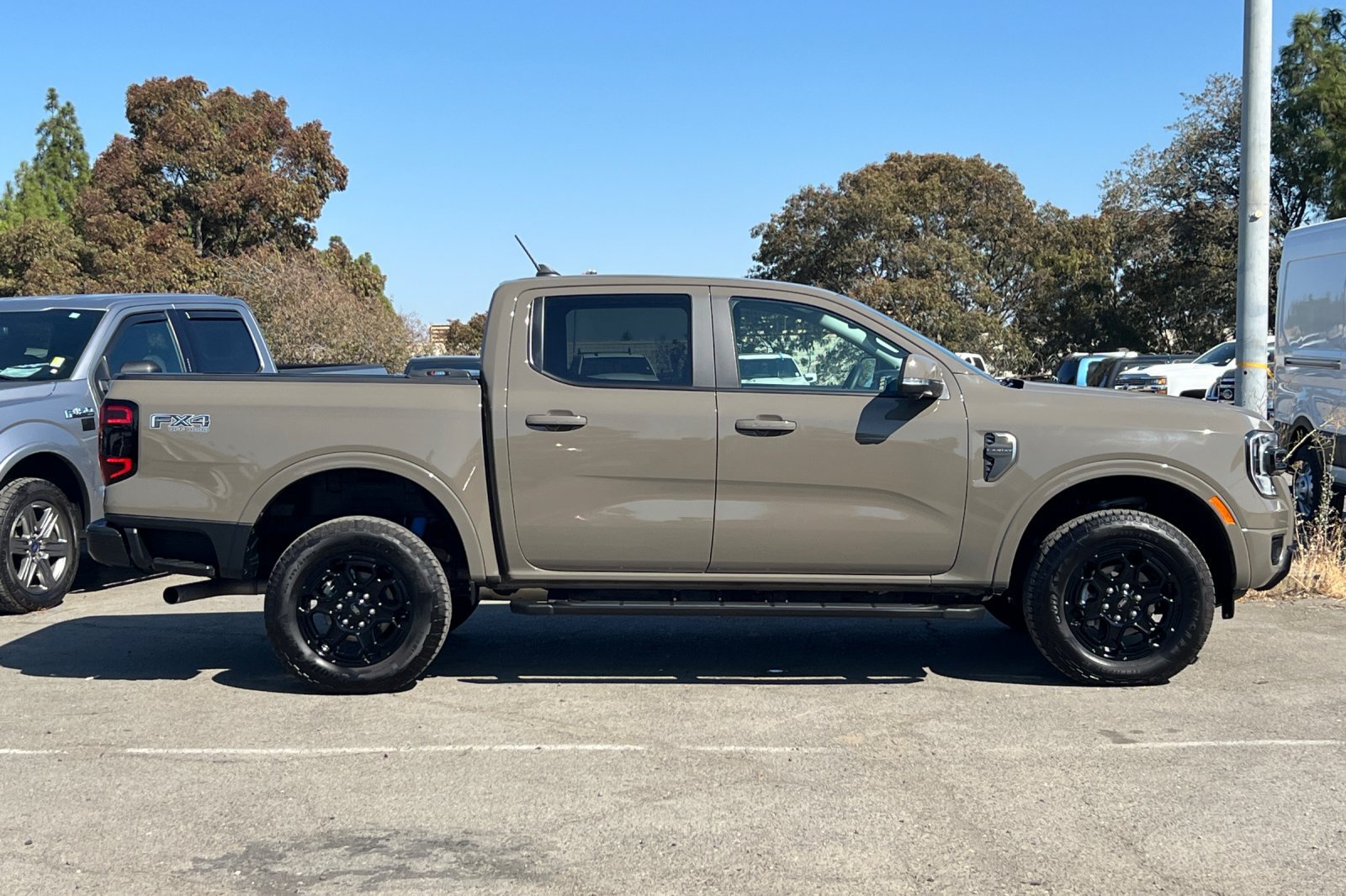 Certified 2025 Ford Ranger Lariat w/ FX4 Off-Road Package AWD/4WD image 3