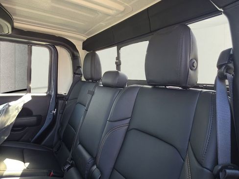 New 2026 Jeep Gladiator Sport image 7