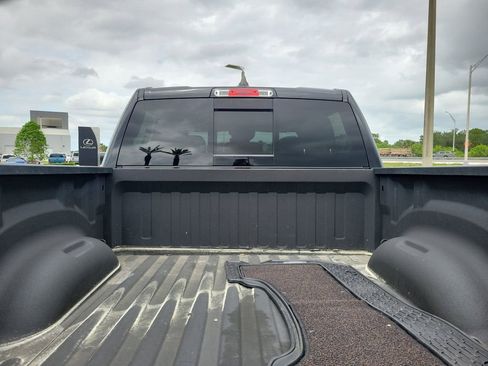 Used 2022 RAM 1500 Limited w/ Body-Colour Bumper Group AWD/4WD image 8