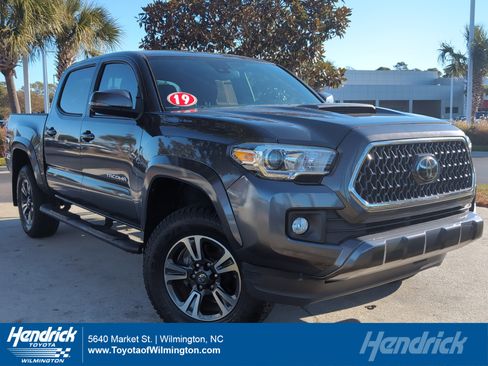 Certified 2019 Toyota Tacoma TRD Sport image 1