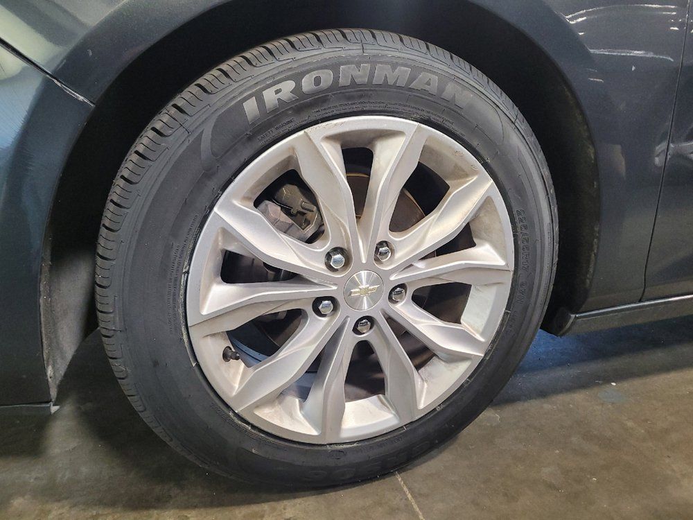 Used 2020 Chevrolet Malibu LT FWD image 31