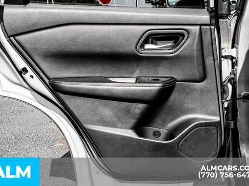 Used 2024 Nissan Rogue SV image 58