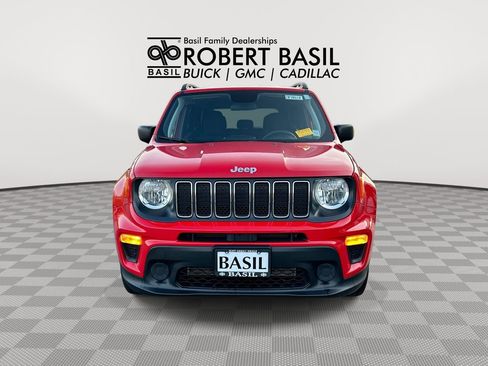 Used 2019 Jeep Renegade Sport w/ Sport Appearance Group AWD/4WD image 3