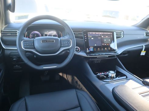 New 2026 Jeep Grand Wagoneer Limited AWD/4WD image 2
