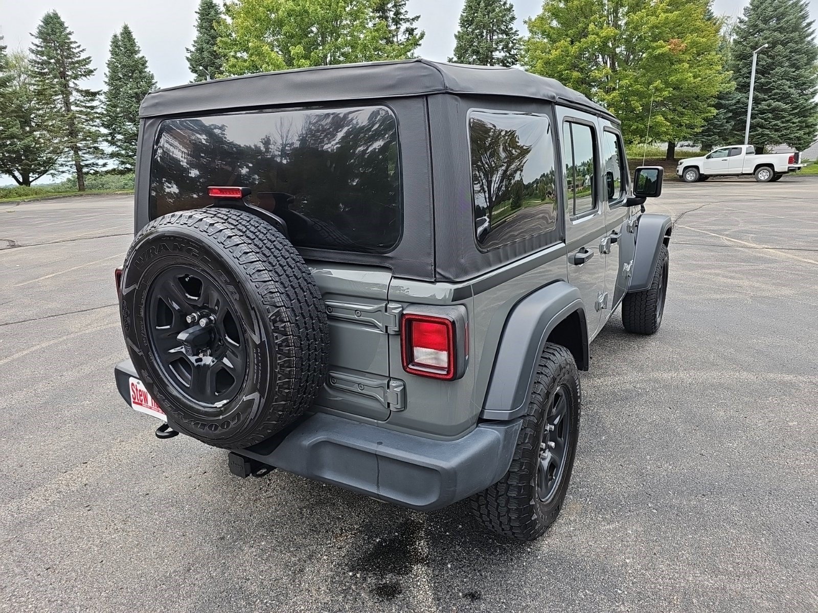 Used 2018 Jeep Wrangler Unlimited Sport AWD/4WD image 6