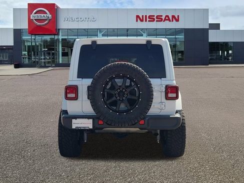 Used 2021 Jeep Wrangler Unlimited Sahara w/ Uconnect 4C Nav & Sound Group AWD/4WD image 6