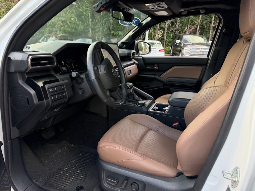 Used 2025 Toyota 4Runner Limited AWD/4WD image 12