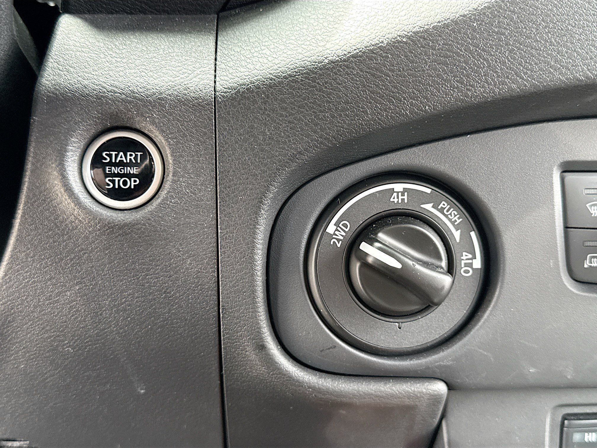 Used 2024 Nissan Frontier PRO-4X w/ Pro Convenience Package AWD/4WD image 8