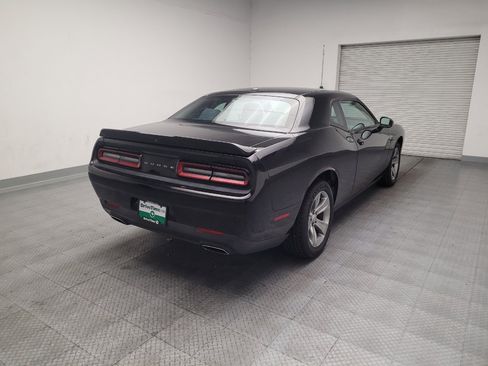 Used 2019 Dodge Challenger SXT RWD image 9