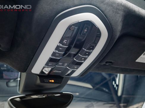 Used 2018 Porsche Macan Turbo image 91