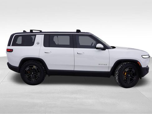 Used 2023 Rivian R1S Adventure image 3