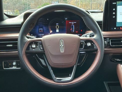 Used 2025 Lincoln Aviator Reserve w/ Illumination Package image 14