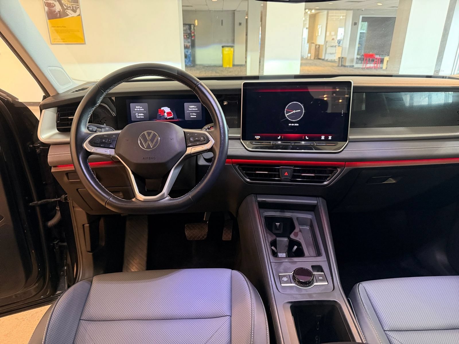 Used 2026 Volkswagen Tiguan SE AWD/4WD image 34