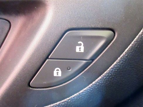 Used 2023 Chevrolet Equinox RS FWD image 29