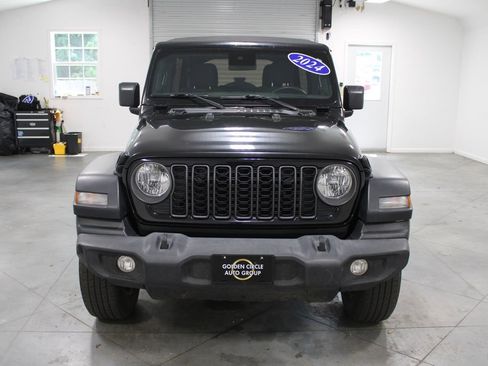Used 2024 Jeep Wrangler Unlimited Sport AWD/4WD image 3