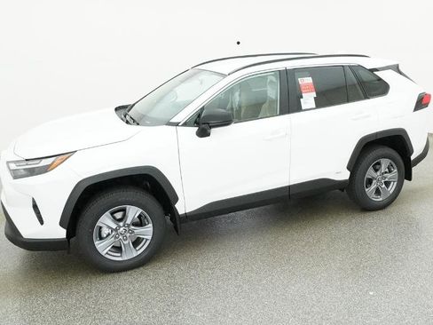 New 2025 Toyota RAV4 LE image 7