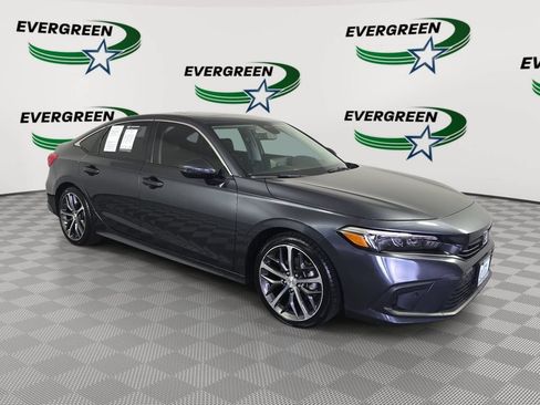 Used 2022 Honda Civic Touring image 3