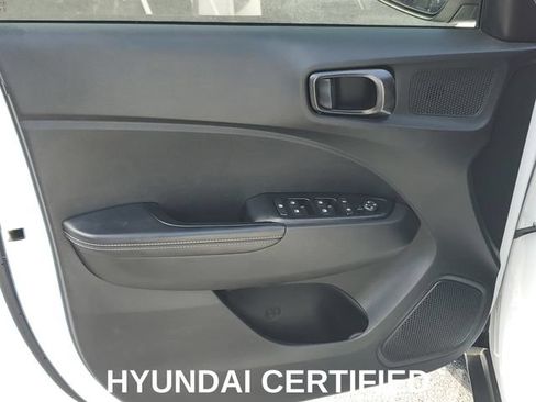 Certified 2023 Hyundai Venue Limited FWD image 9