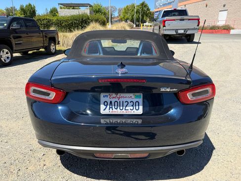 Used 2018 FIAT 124 Spider Lusso w/ Convenience Group RWD image 4