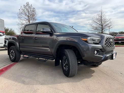 Used 2023 Toyota Tacoma TRD Off-Road image 5