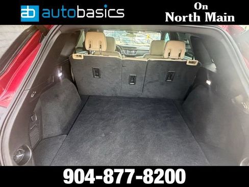 Used 2017 Cadillac XT5 FWD image 25