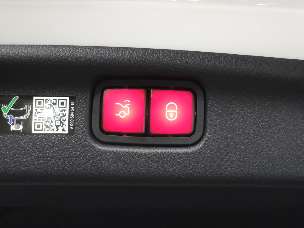 Used 2026 Mercedes-Benz C 300 4MATIC Sedan image 28