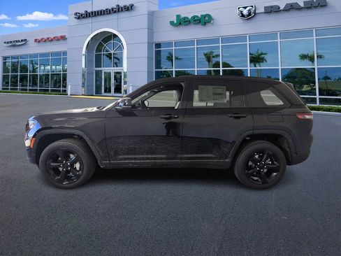 New 2025 Jeep Grand Cherokee L Laredo RWD image 4