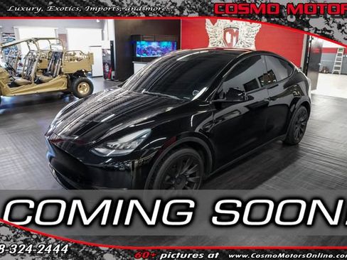 Used 2021 Tesla Model Y Long Range AWD/4WD image 1