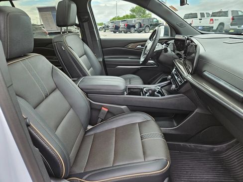 Used 2026 Chevrolet Traverse High Country w/ LPO, Floor Liner Package AWD/4WD image 39