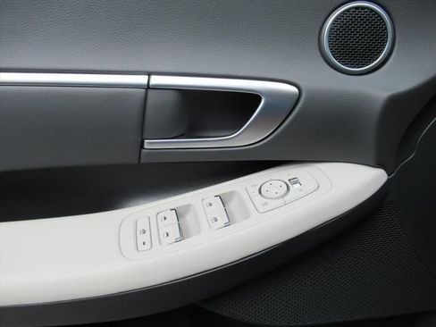 Used 2024 Hyundai Sonata SEL w/ Convenience Package FWD image 19