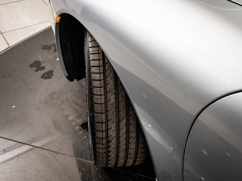 Used 2001 Porsche 911 Carrera 4 image 39