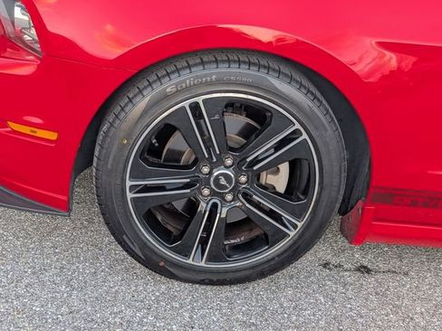 Used 2013 Ford Mustang GT Premium image 4