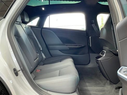 Used 2025 Lucid Air Touring AWD/4WD image 23