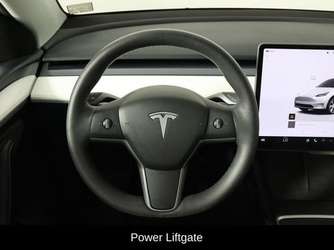 Used 2024 Tesla Model Y Long Range AWD/4WD image 8