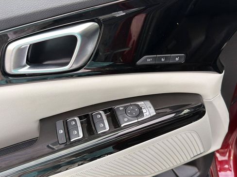 Used 2024 Kia Carnival SX Prestige FWD image 32