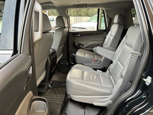 Used 2019 Chevrolet Tahoe LT w/ Luxury Package RWD image 32
