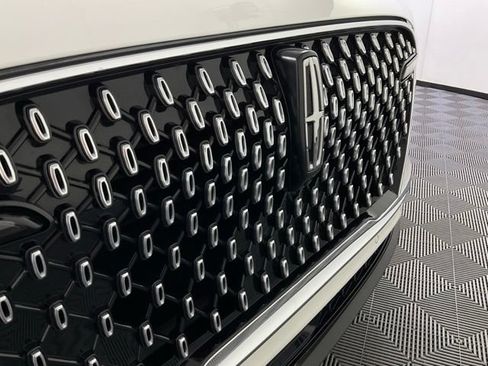 Used 2026 Lincoln Aviator Reserve AWD/4WD image 9