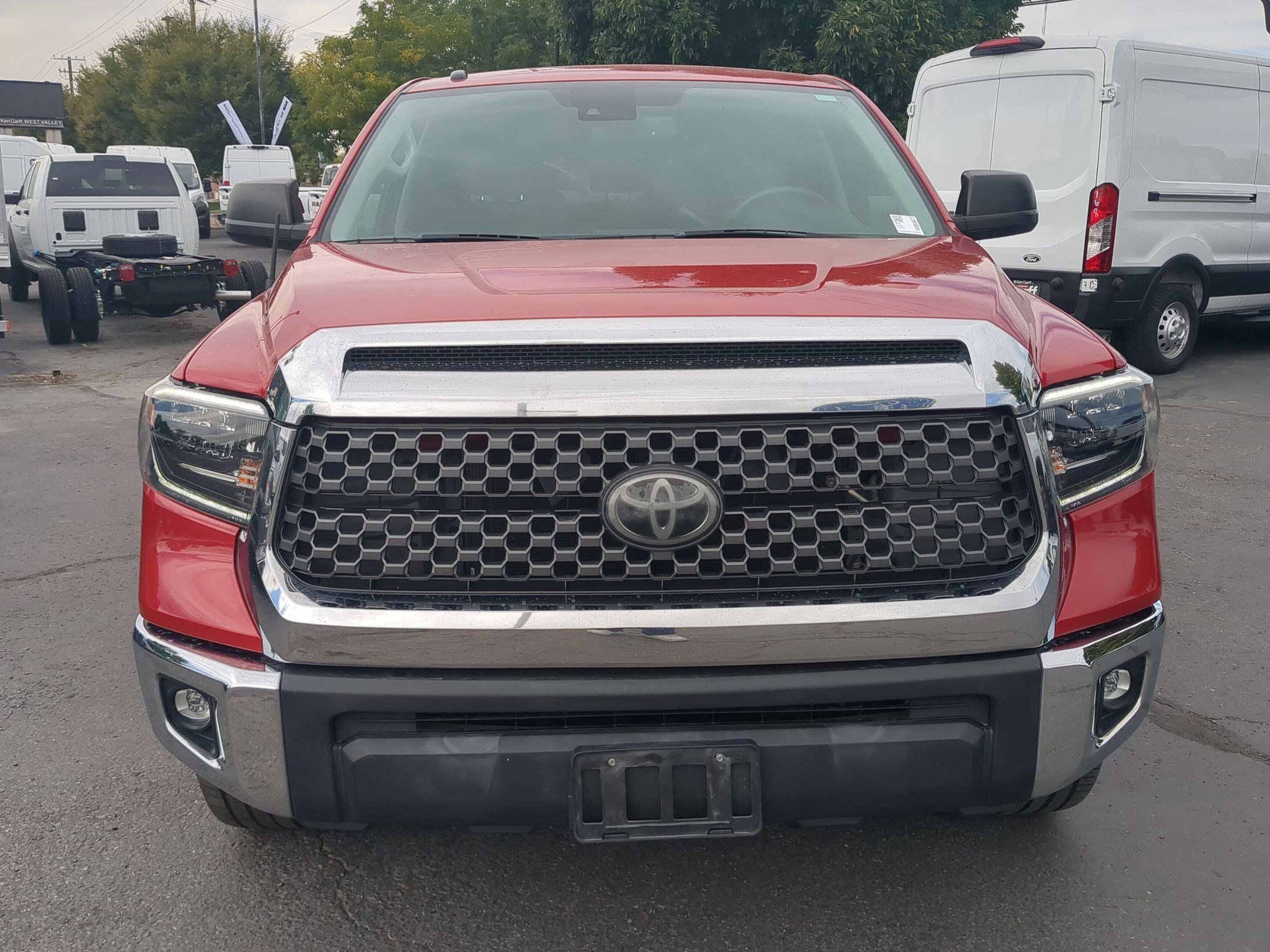 Used 2019 Toyota Tundra SR5 w/ TRD Off Road Package AWD/4WD image 11