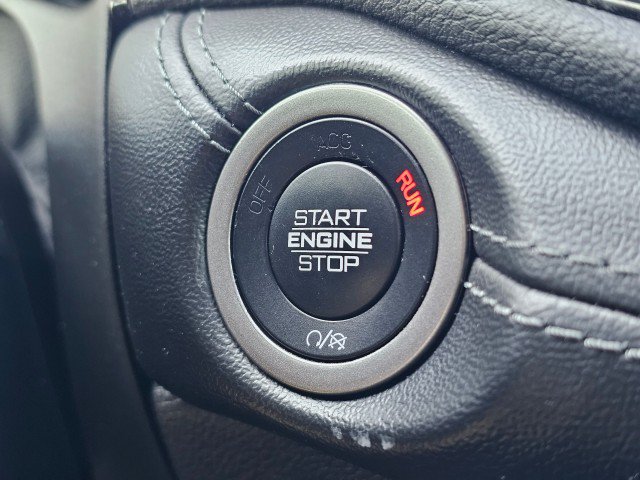 Used 2022 Dodge Durango SXT w/ Blacktop Package AWD/4WD image 40