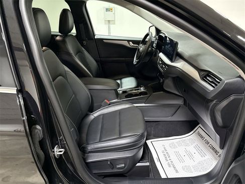 Used 2025 Ford Escape Platinum image 23