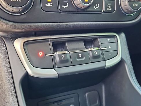 Used 2024 GMC Terrain SLT w/ Elevation Edition AWD/4WD image 16