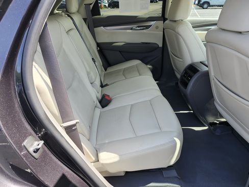 Used 2017 Cadillac XT5 Luxury w/ Driver Awareness Package FWD image 20