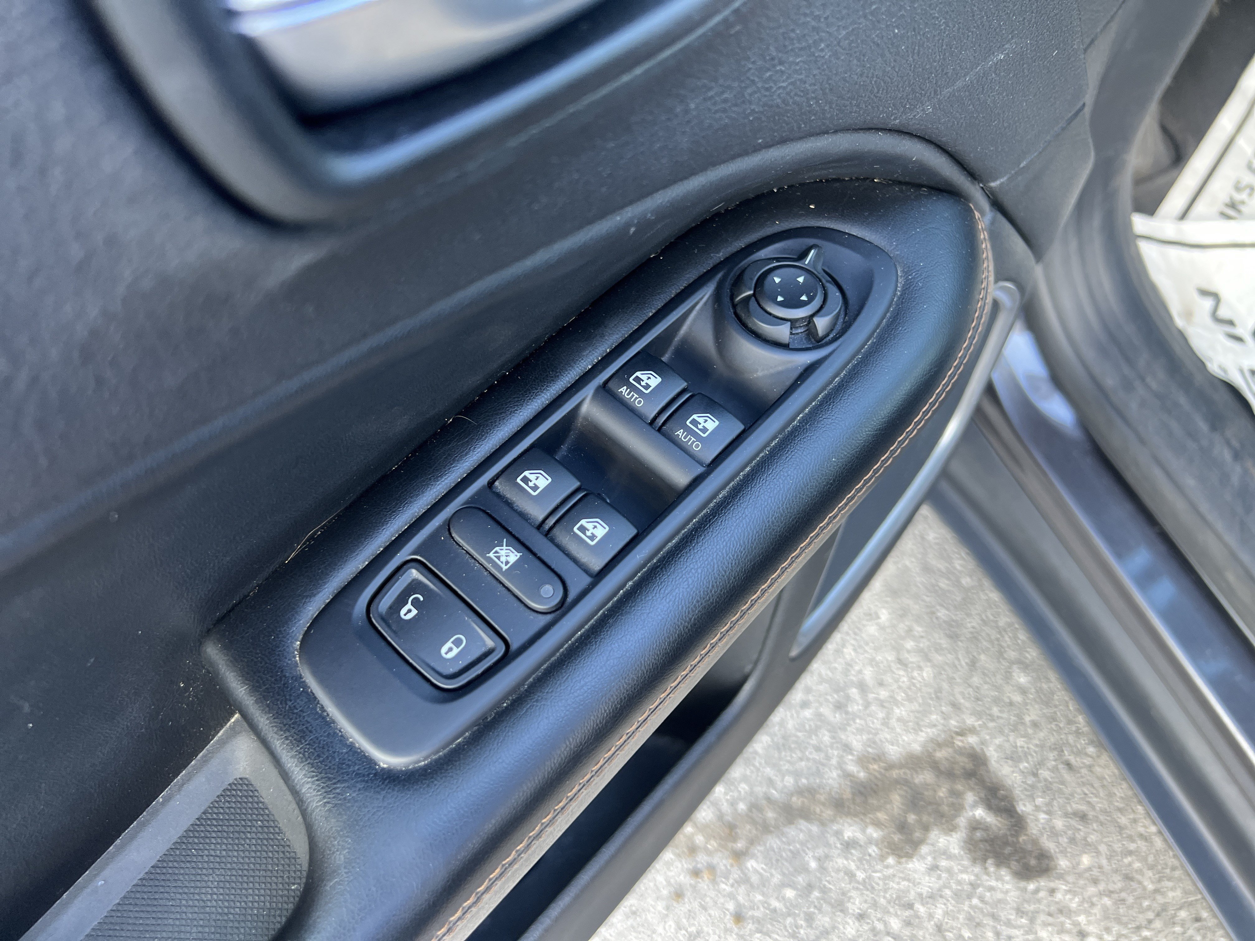 Used 2019 Jeep Compass Limited AWD/4WD image 16