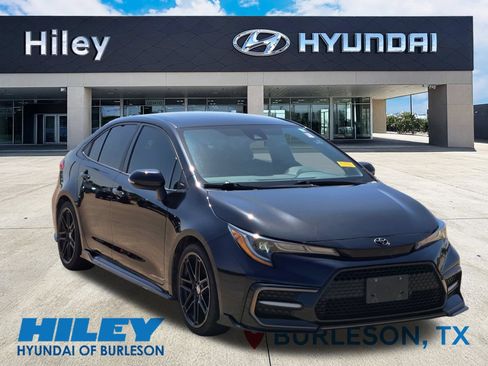Used 2022 Toyota Corolla SE FWD image 2