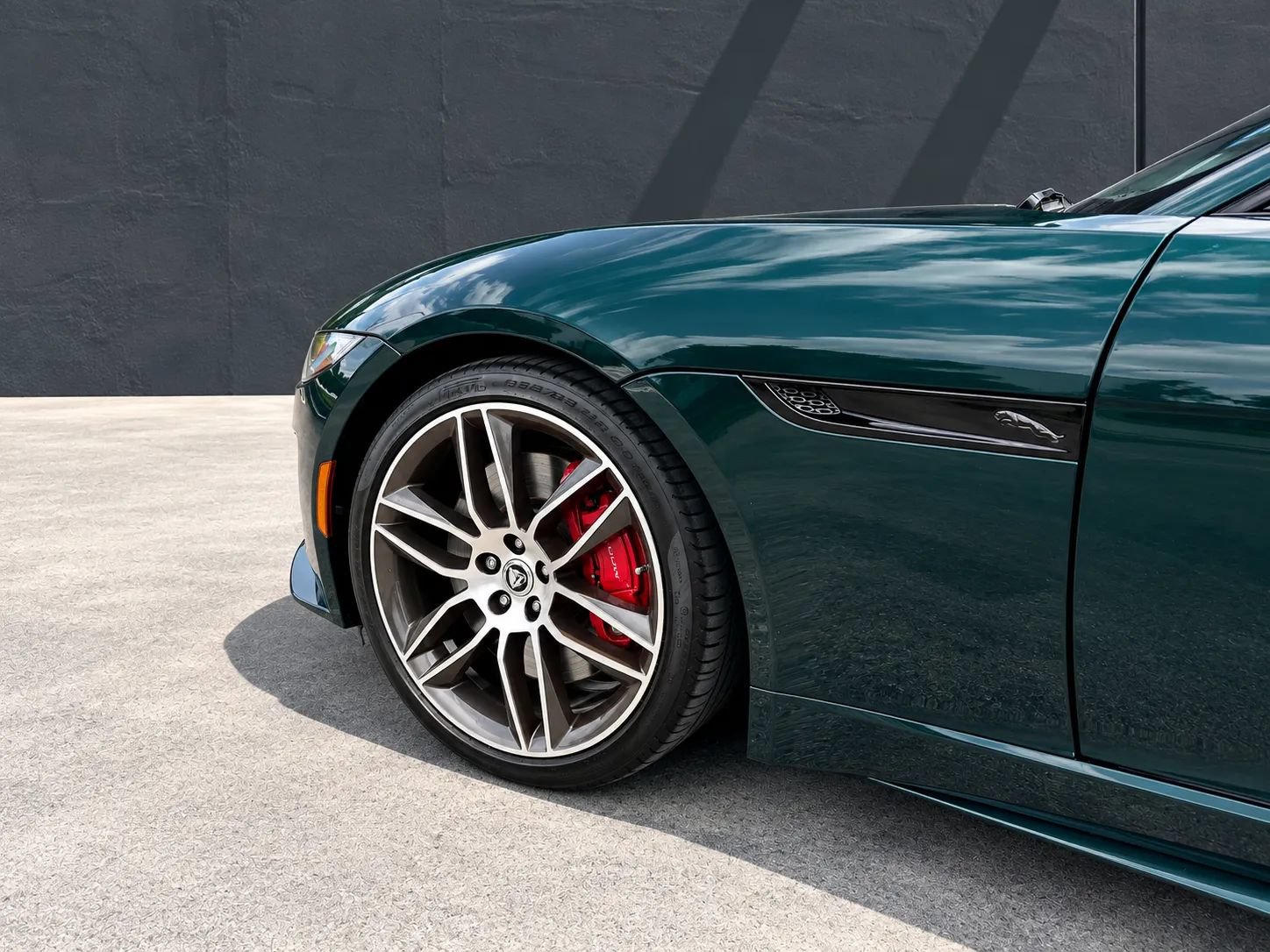 Used 2024 Jaguar F-TYPE R-Dynamic RWD image 25